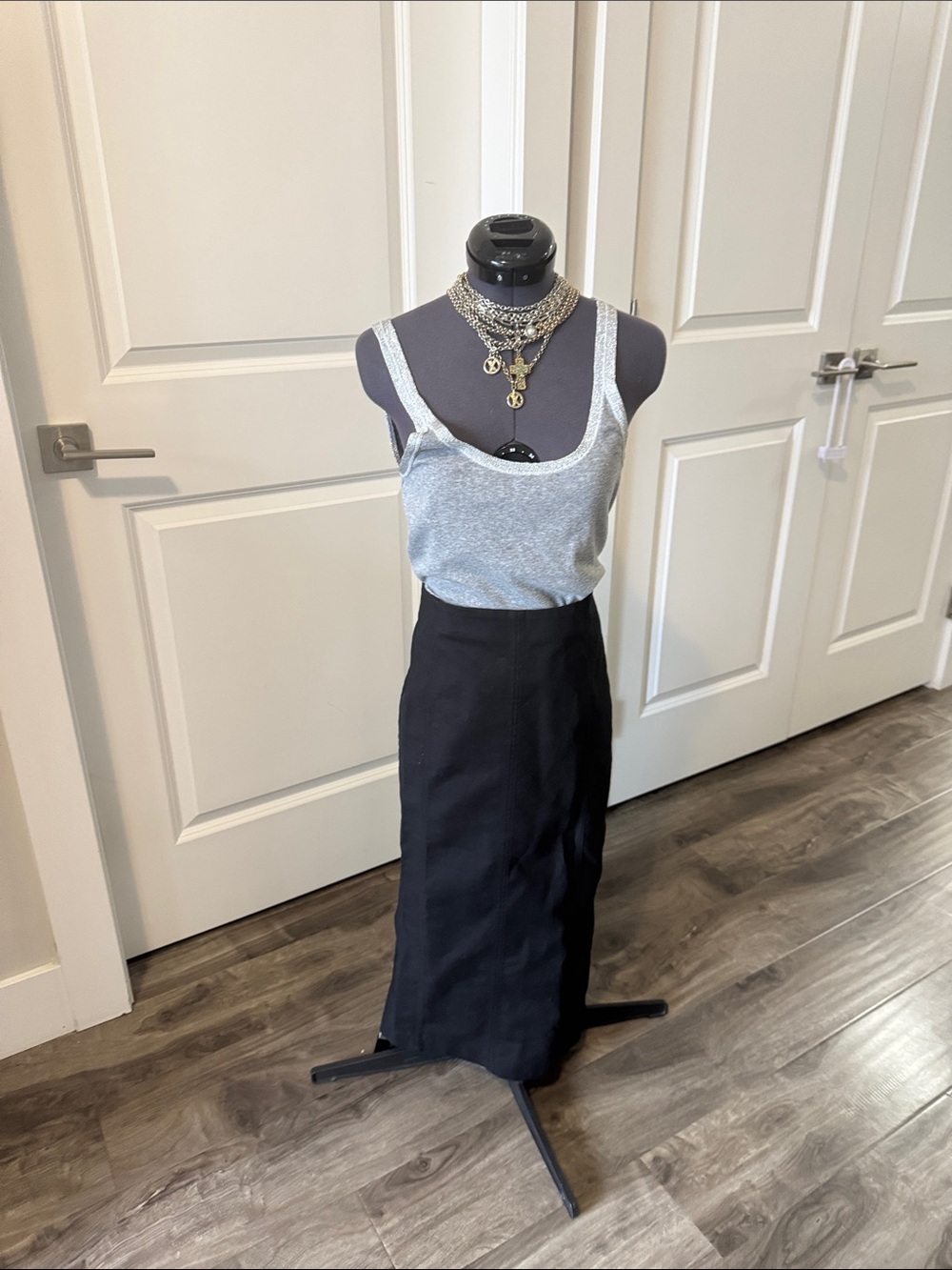 Massimo duti black midi 97% cotton Skirt - size 4 in